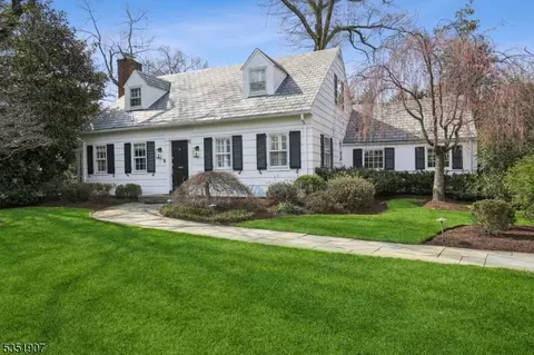 10 Norman Cir, Madison, NJ 07940