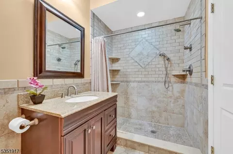 21 Fairmount Rd, Wayne, NJ 07470 photo 37