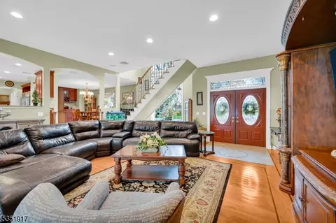 21 Fairmount Rd, Wayne, NJ 07470 photo 3