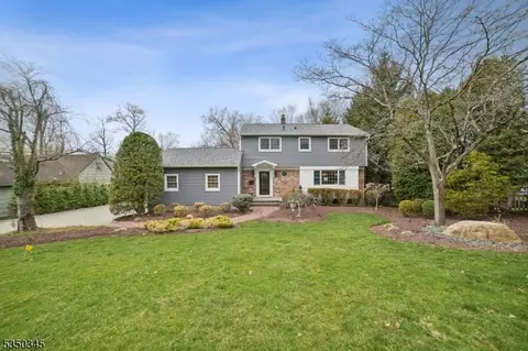161 Passaic Ave, Roseland, NJ 07068