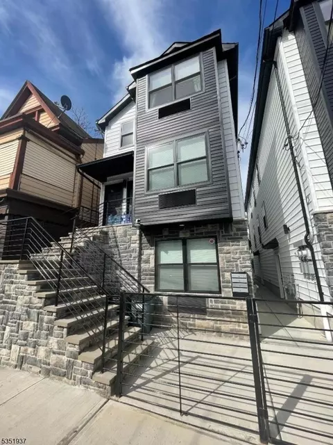 758 E 18th St, Paterson, NJ 07501