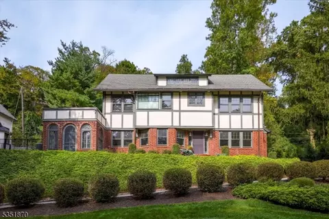 102 Highland Ave, Montclair, NJ 07042
