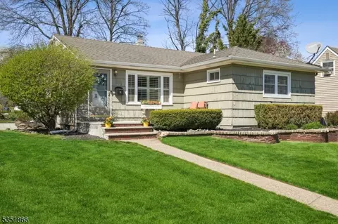 19 Whitman St, Bloomfield, NJ 07003