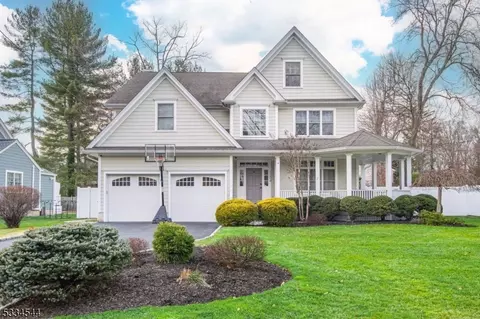 1204 Sunnyfield Ln, Scotch Plains, NJ 07076