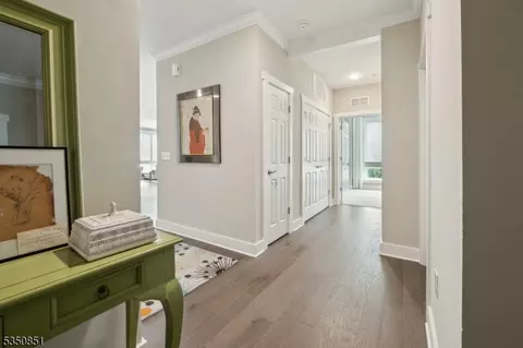 1 Hadley Dr #101, Florham Park, NJ 07932