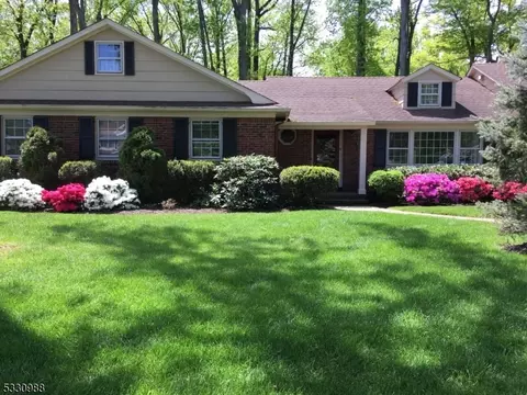 882 Pennsylvania Ave, Westfield, NJ 07090