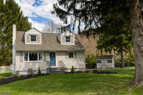 4 Park Ln, Newton, NJ 07860