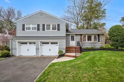 8 Lane Ct, Montclair, NJ 07043