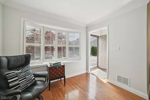 28 Morris Ave #E, Summit, NJ 07901 photo 2