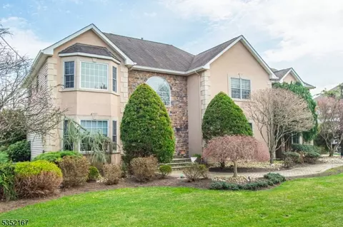 190 Sand Rd, Fairfield, NJ 07004