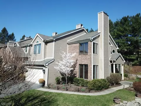 9 Lalique Dr, Montville, NJ 07045
