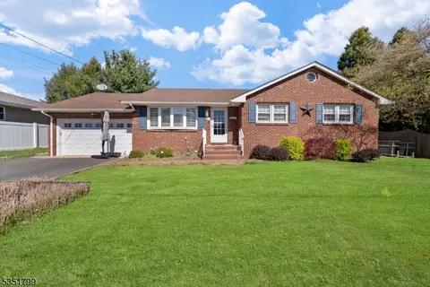 137 S 12th Ave, Manville, NJ 08835
