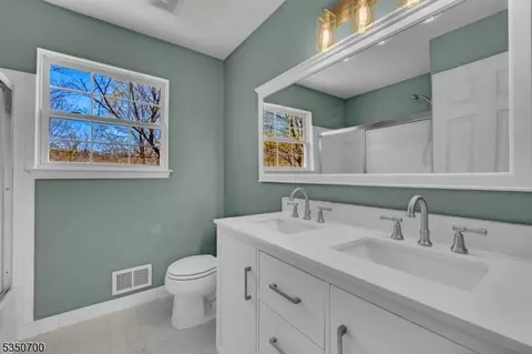 66 Saxton Dr, Hackettstown, NJ 07840 photo 32
