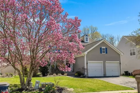 66 Saxton Dr, Hackettstown, NJ 07840 photo 5