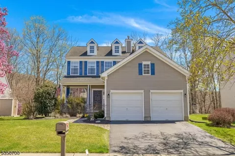 66 Saxton Dr, Hackettstown, NJ 07840 photo 4