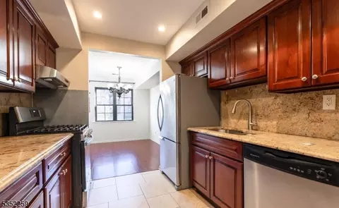 255 Alpine Way # A, Woodbridge, NJ 07095