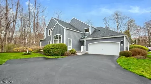 14 Nottingham Ct, Morristown, NJ 07960