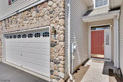 239 Concord Pl, Pennington, NJ 08534