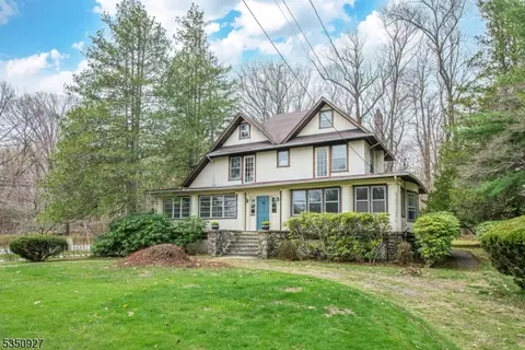 2 N Crane Rd, Mountain Lakes, NJ 07046