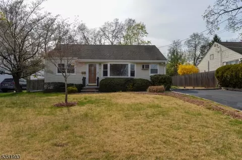 37 Kennedy Dr, Waldwick, NJ 07463