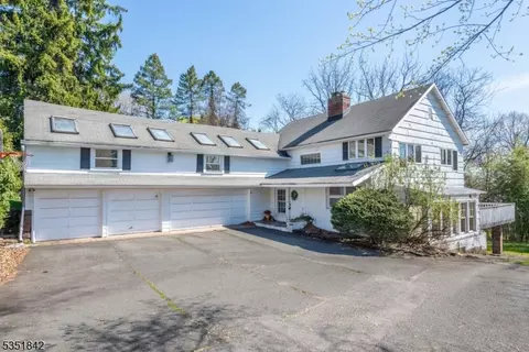 405 Goffle Hill Rd, Hawthorne, NJ 07506