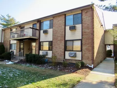 1029 Cricket Ln, Woodbridge Twp, NJ 07095