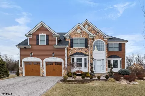 154 Scarborough Rd, Belle Mead, NJ 08502