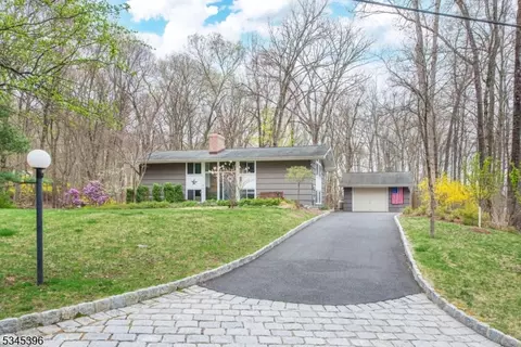 3 Audubon Dr, Denville, NJ 07834