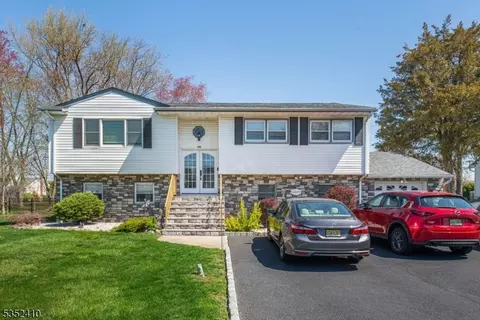 10 Addison Dr, Fairfield, NJ 07004