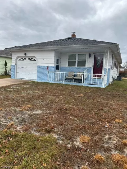 97 Bonaire Dr, Toms River, NJ 08757