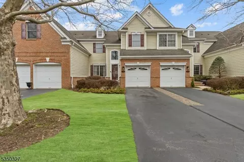 31 Chestnut Ct, Cedar Grove, NJ 07009