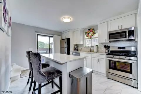25 A Bloomingdale Dr #1A, Hillsborough, NJ 08844