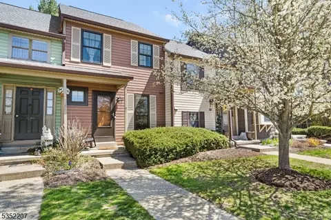 61 Wood Duck Ct, Hackettstown, NJ 07840
