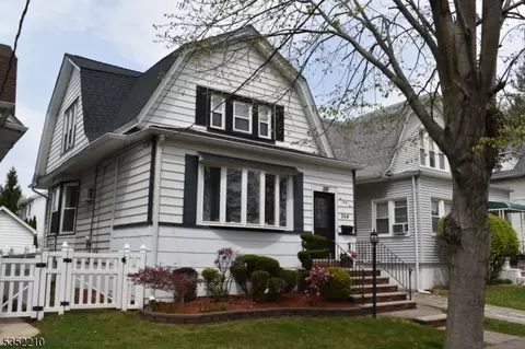 264 E 4th St, Clifton, NJ 07011