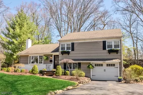 33 Addison Pl, Ho Ho Kus, NJ 07423
