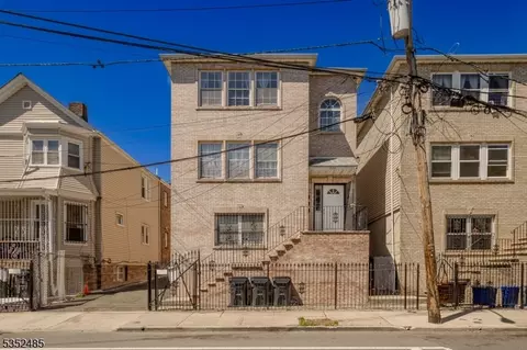 232 1st St, Newark, NJ 07107