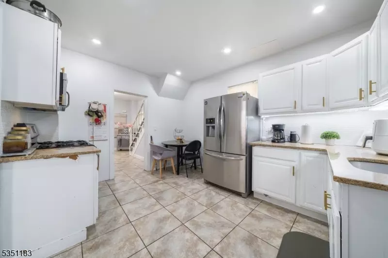  704 Clark St, Linden, NJ 07036 photo 10