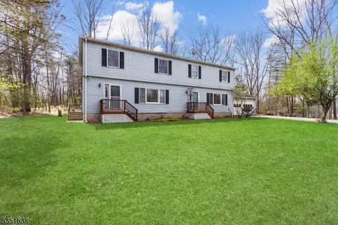 902 W Walnut Dr, Newton, NJ 07860