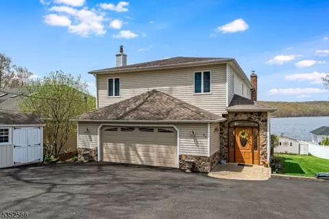 25 Ripplewood Dr, Lake Hopatcong, NJ 07849