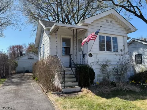 112 Levitt Ave, Bergenfield, NJ 07621