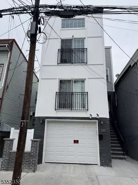 291 Walnut St, Newark, NJ 07105