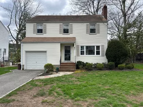 21 Lexington Dr, Livingston, NJ 07039