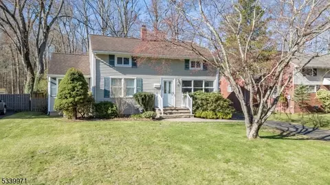 90 Delmore Ave, Berkeley Heights, NJ 07922