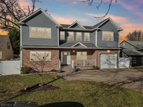 620 Roosevelt St, Roselle Park, NJ 07204