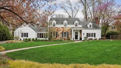 18 Bennett Pl, Westfield, NJ 07090