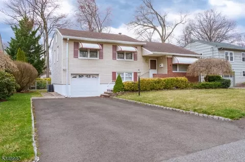 11 Essex Rd, Springfield, NJ 07081