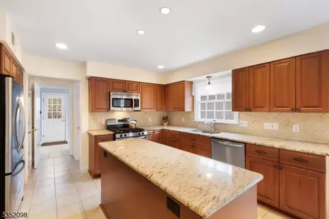 51 Dean Rd, Mendham, NJ 07945 photo 17