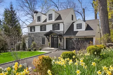 2 Crestwood Dr, Maplewood, NJ 07040