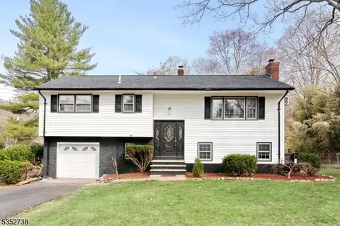 1 Aspen Pl, Ringwood, NJ 07456