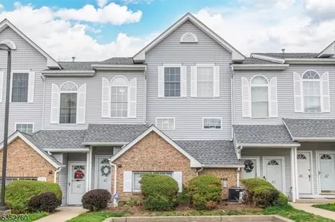 43 Victory Ct, Dover, NJ 07801